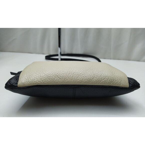 Fossil Colorblock Ivory Black Pebbled Leather Chain Strap Zipper Crossbody Bag - Picture 4 of 9